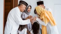 kumpulan-ucapan-hari-raya-idul-fitri-bahasa-jawa-lengkap-dengan-artinya14_700